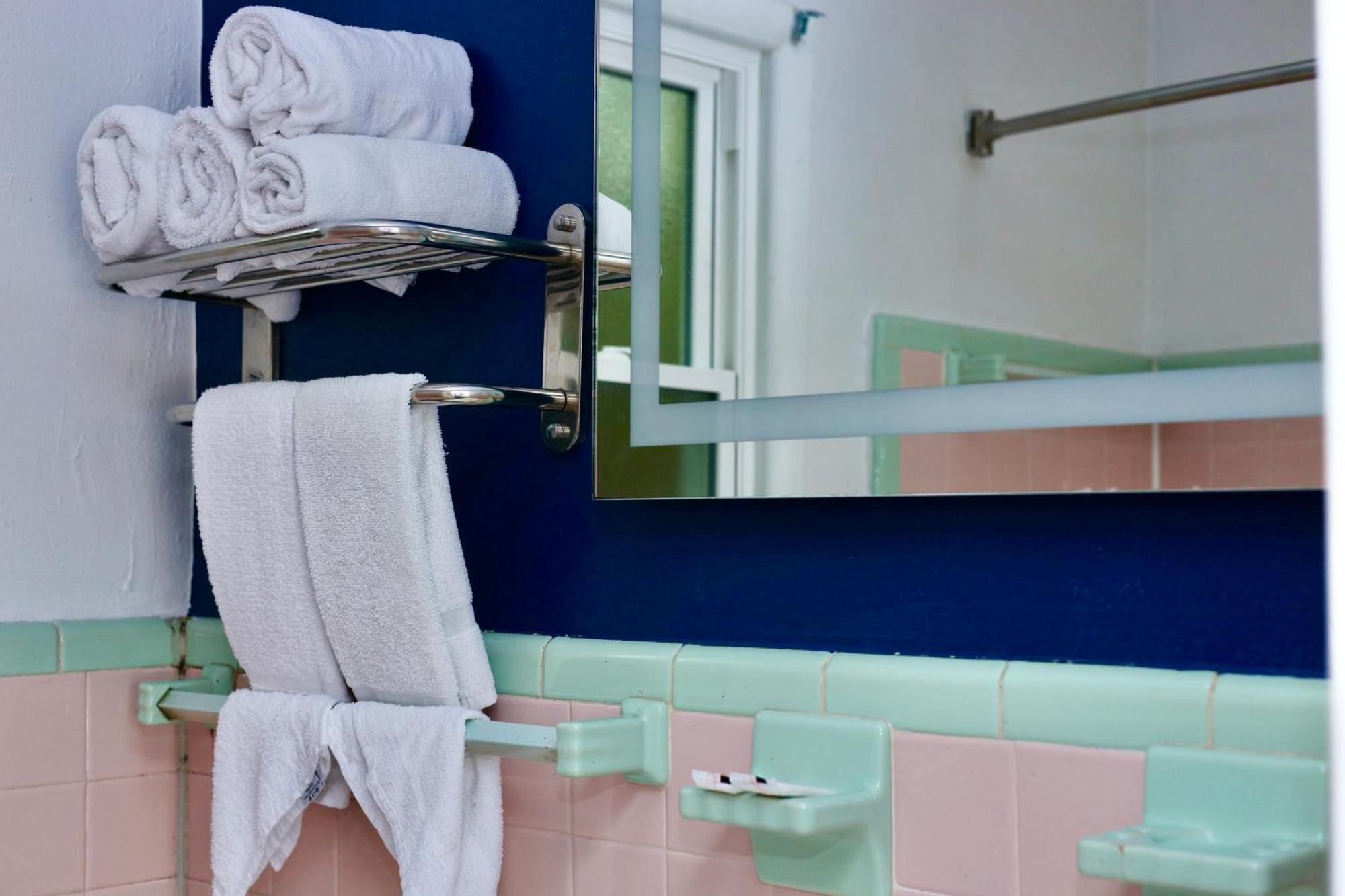 פרונט רויאל Twi-Lite Inn מראה חיצוני תמונה